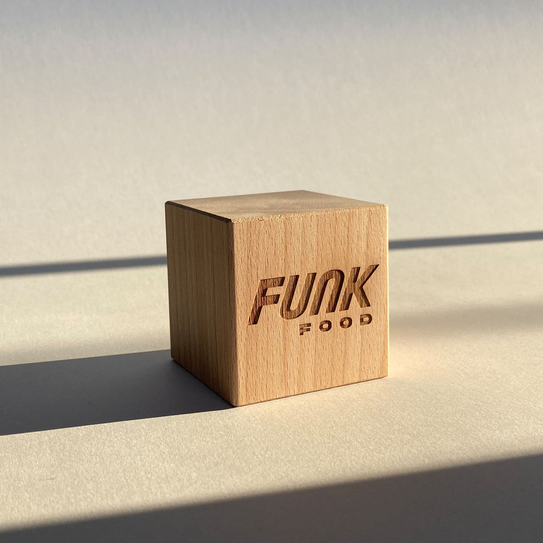 FUNK Food beech wood cube with logo
